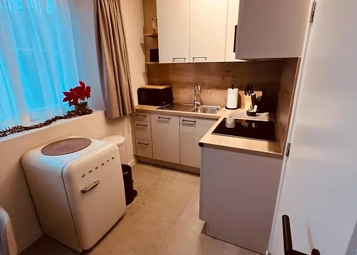 Christina's 1 Bed- Third Floor 奥斯滕德