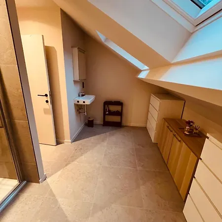 Christina's 1 Bed- Third Floor Appartement *