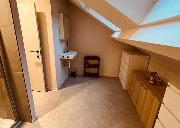 Christina's 1 Bed- Third Floor Appartement *